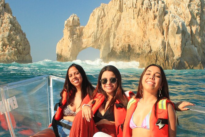 1 hour Private Navigation in Transparent Boat Arco de Los Cabos - The guide and the onboard rules you should expect