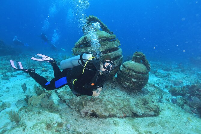 2 Tanks Dives Cancun Underwater Museum for Certified Divers - MUSA Underwater Museum: First Tank at a Beginner-Friendly Setup