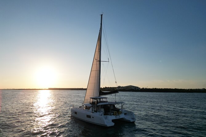 3 Hour Catamaran Experience in a Private 42' Lagoon - Marina BayMéxico Meet-Up: Getting On Board Without Stress