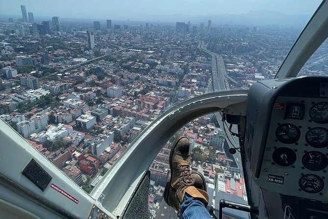 30 min Private Helicopter Tour in Mexico City - Angel de la Independencia and Palacio de Bellas Artes, framed by the streets