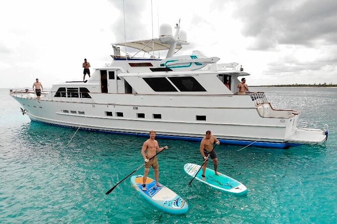 4 Hour - 80' Burger, Tulum, Playa del Carmen, Riviera Maya - The onboard lunch and bar: what’s included and what it’s like