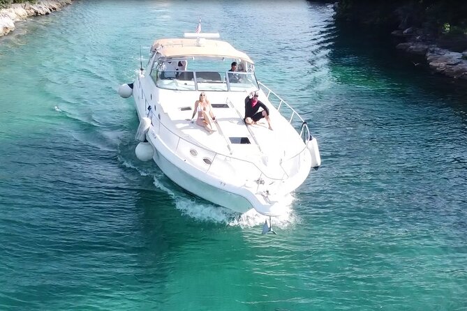 4 hours - Private 48ft Yacht all inclusive in Tulum and Playa del Carmen - Private 48-ft yacht in Tulum and Playa del Carmen, the real appeal