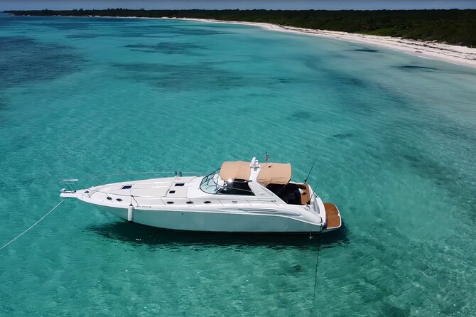 4 hours - Private 48ft Yacht all inclusive in Tulum and Playa del Carmen - Lunch and open bar, and why it changes the vibe