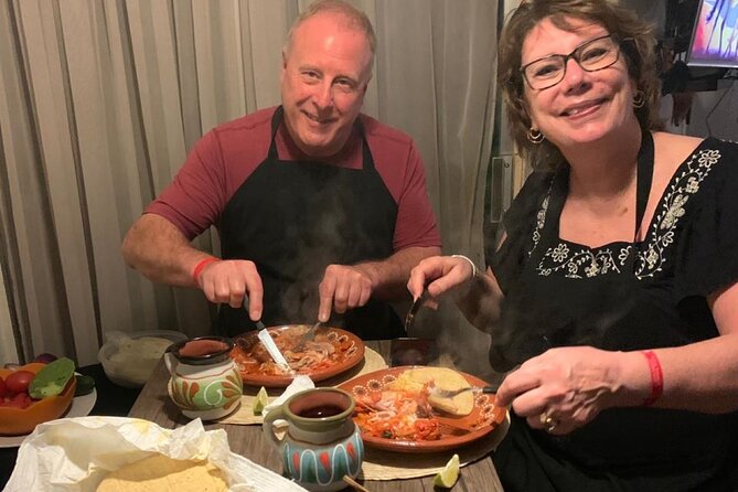 4h Cooking Class in Cancun with 8 Recipes & Bottomless Drinks - How the Evening Works, From Arrival to Dinner Table