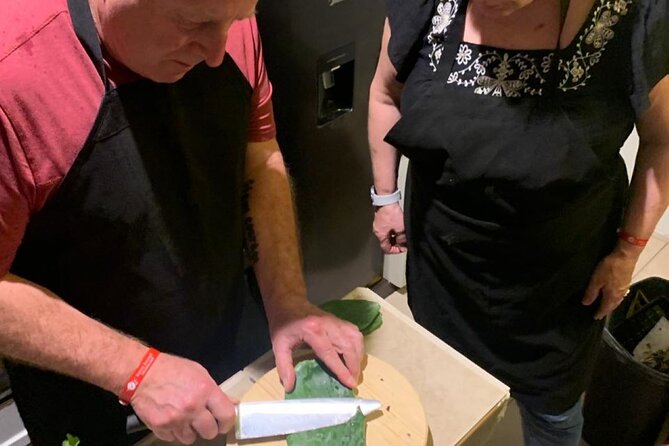 4h Cooking Class in Cancun with 8 Recipes & Bottomless Drinks - Bottomless Drinks and the Dinner Mood