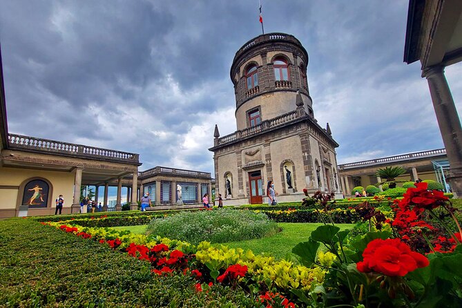 5 Hour Tour through Chapultepec, Anthropology Museum and Castle - The lake-and-park section: a calmer beat in the middle of the day