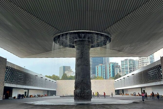 5 Hour Tour through Chapultepec, Anthropology Museum and Castle - Guides you are likely to meet, and what to look for