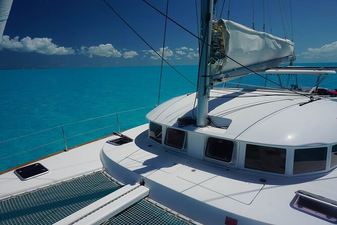 5H Private 40'Catamaran All-Inclusive in Tulum & Playa del Carmen - Onboard rhythm: snacks, ceviche, and open bar between stops