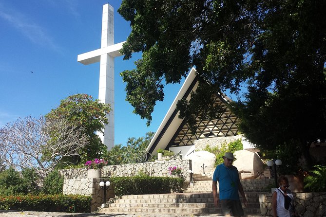 6Hr Cruise or Hotels City Tour, Divers, Baby Turtles Peace Chapel - Transport and Comfort: Air-Conditioned Minivan, Group Size Matters