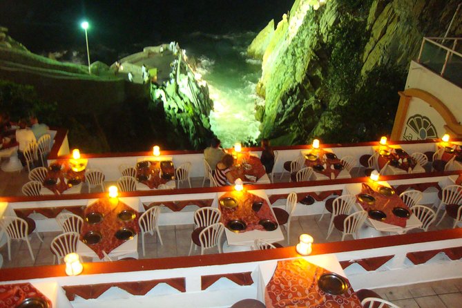 Acapulco Cliff Divers at Night - Your seats and view: what to aim for (especially for photos)