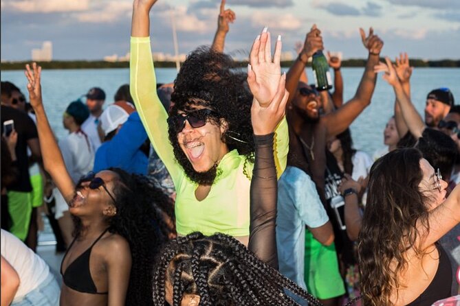 Adults only Hip Hop Sessions Boat Party Cancun - Hip hop booze cruise, built for party people