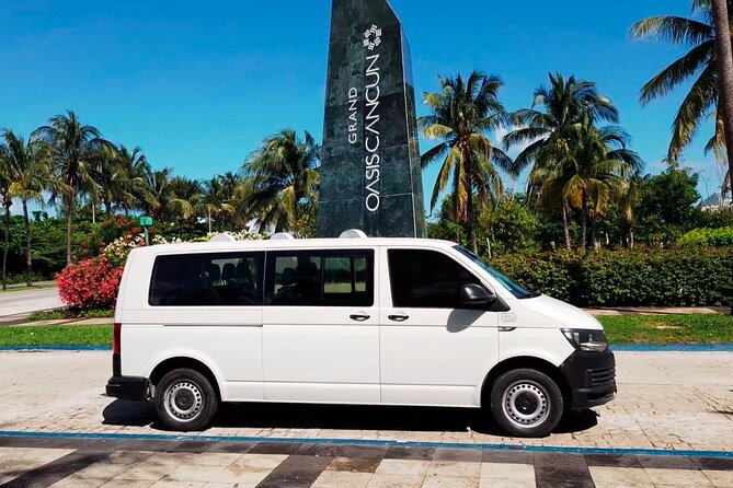 Airport Shuttle to Cancun and Hotel Zone - Meeting your driver in Cancun, with less wandering
