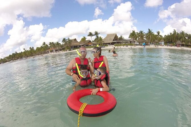 Akumal turtles sanctuary and go pro photos - Equipment check, then a calm shore swim