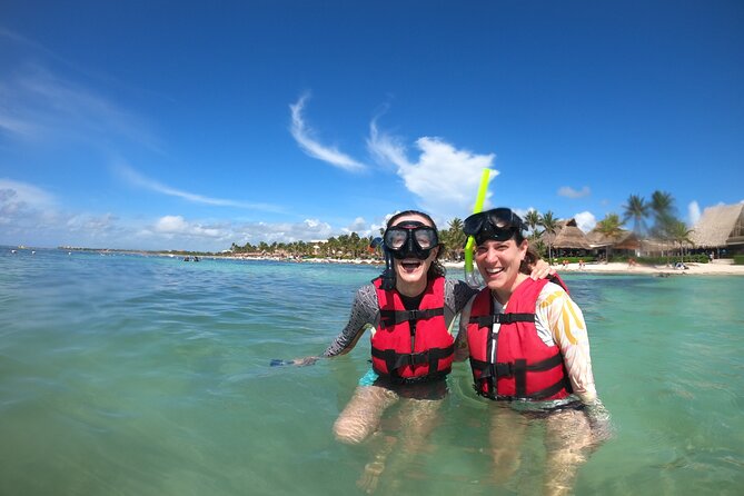 Akumal Turtles Snorkeling and GoPro pictures - Guides make the difference: Fernando, Carlos, and Fabien
