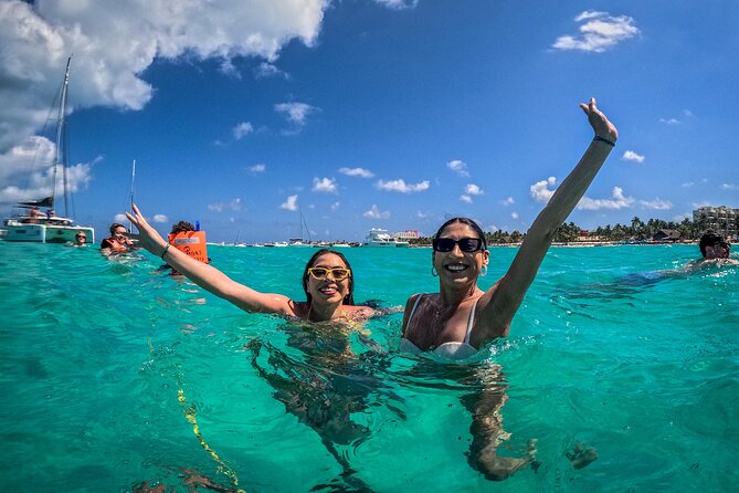 All-Inclusive Isla Mujeres Catamaran with Free Transportation - Stop 4: free time in Isla Mujeres downtown, plus optional exploring
