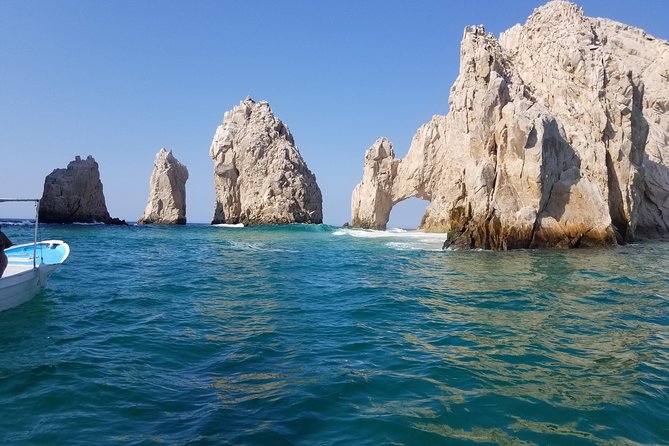 Arch Tour with Amazing Captain in Cabo San Lucas - Stop at El Arco de Cabo San Lucas: Photo Angles and the Iconic View