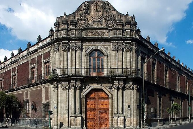 Arrivals & Survival of Jews in Mexico from 1519 - Plaza de Santo Domingo: trade, hiding, and the Camino Real safety thread