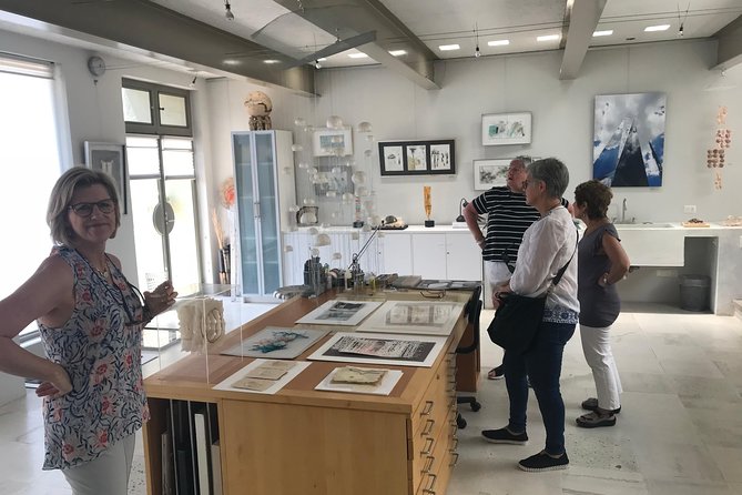 Art tour through artists' workshops around San Miguel de Allende - How Arturo Guides: Matching Your Interests To What You See