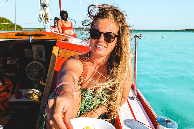 Bacalar: 4hr Private Sailing Tour with Guacamole & Drinks - Canal de los Piratas: A Classic Spot With a Change of Pace