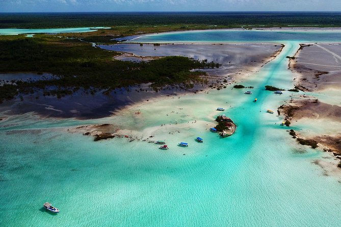 Bacalar – 7 Colors Lagoon Excursión Costa Maya - Stop 1: Cenote Esmeralda and Laguna Bacalar’s Blue Color Shock