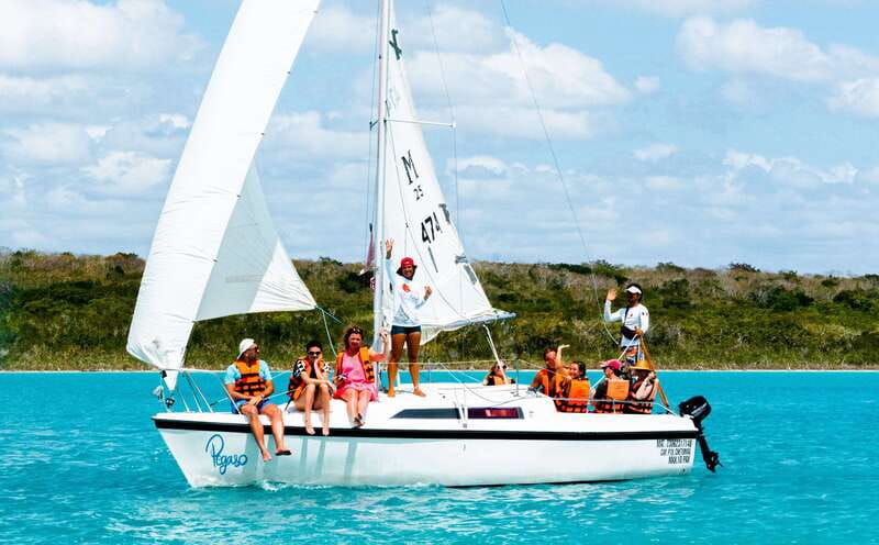 Bacalar: Group Sailing Trip with Swimming and Drinks - Rain or shine: how to keep your mood steady