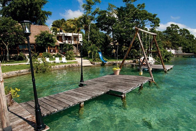 Bacalar Lagoon of 7 Colors from Playa del Carmen and Tulum - Guide quality and language: how to get the most from the narration