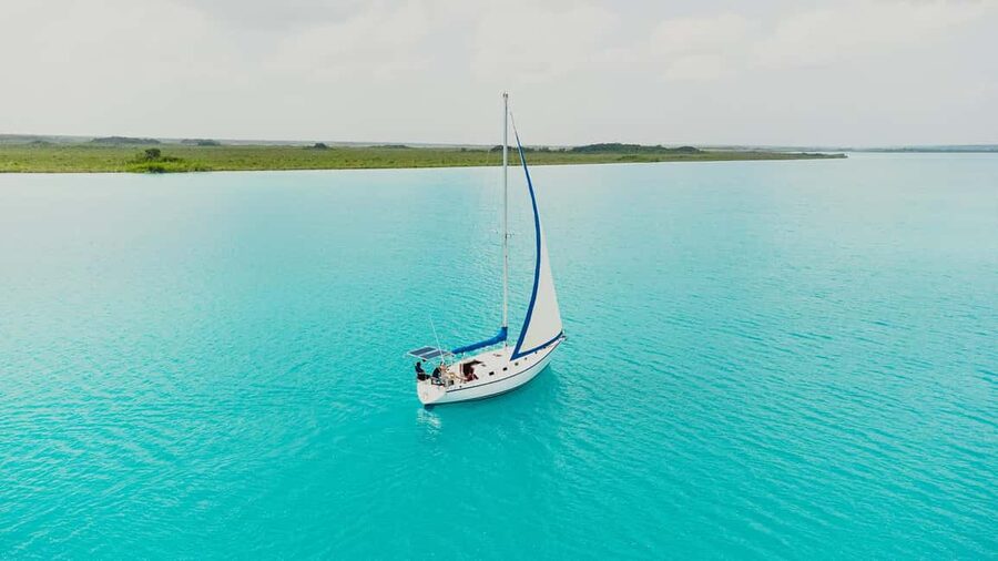 Bacalar Lagoon Sailing Tour with Open Bar and Mexican Lunch - Who This Tour Suits Best