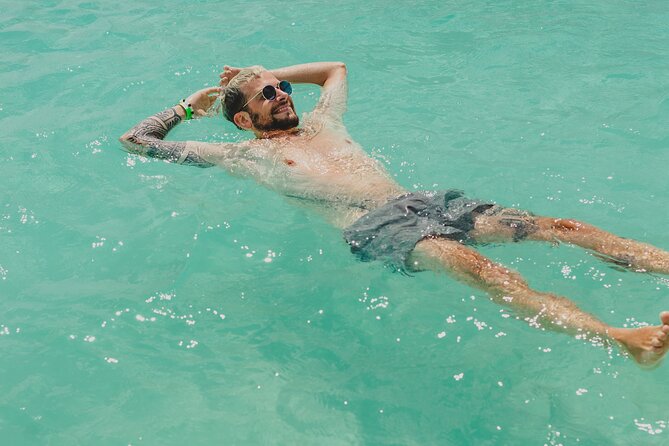 Bacalar Lagoon Sightseeing Boat Tour with Open Bar and Snacks - Isla de los Pájaros (Bird Island): gentle swim and a possible sunset finish