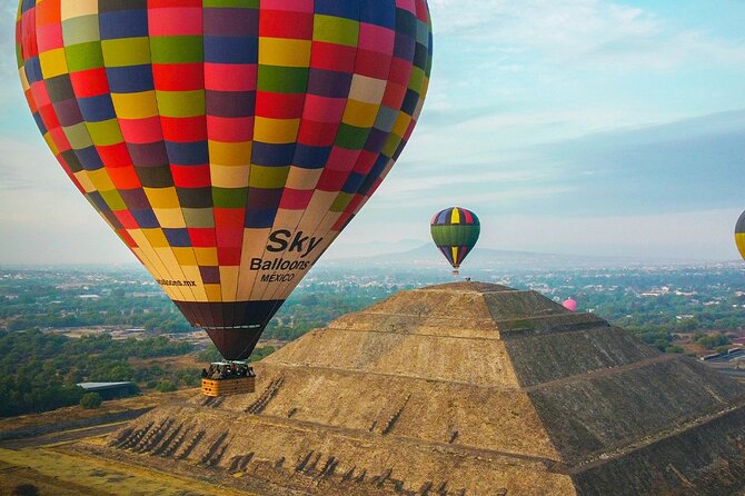 Balloon adventure: transfer+breakfast in the cave+guided pyramids - Breakfast in La Cueva: the cave setting actually adds to the meal