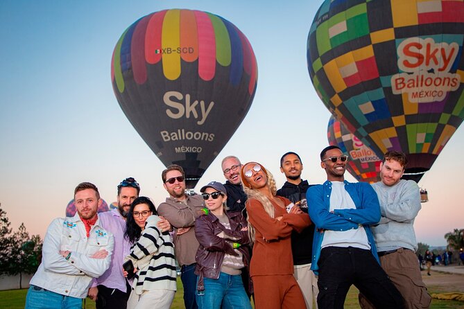 Balloon adventure: transfer+breakfast in the cave+guided pyramids - The hot air balloon ride: sunrise over Teotihuacan