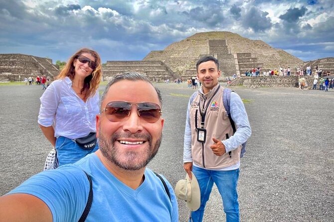 Balloon Flight and Teotihuacan Tour w/Breakfast from Mexico City - Coatlan Experiencias: Liquor Tasting, Obsidian, and Textile Craft Demos