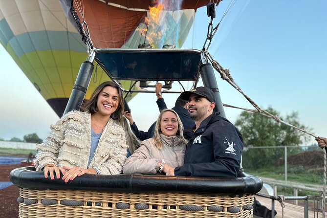 Balloon Flight + Breakfast in a cave + Pick up CDMX + Pyramids - The balloon flight: 45 to 60 minutes, and what you can control