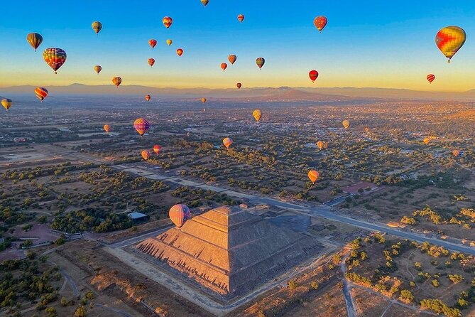 Balloon flight + Breakfast in cave + Pyramids + Pick up CDMX. - The Very Early Pickup and Ride to Teotihuacan