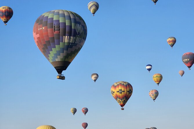 Balloon flight + CDMX pickup + Buffet Breakfast - Landing toast, certificates, and breakfast buffet: what fills the gap after flight