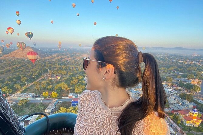 Balloon flight + pick up in CDMX + Breakfast in Cave + Pyramids - Pyramids time: 1.5 hours, entrance not included