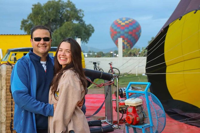 Balloon flight Teotihuacan, Breakfast in a cave Pick up in CDMX - The big idea: balloon views plus cave breakfast in one tight morning