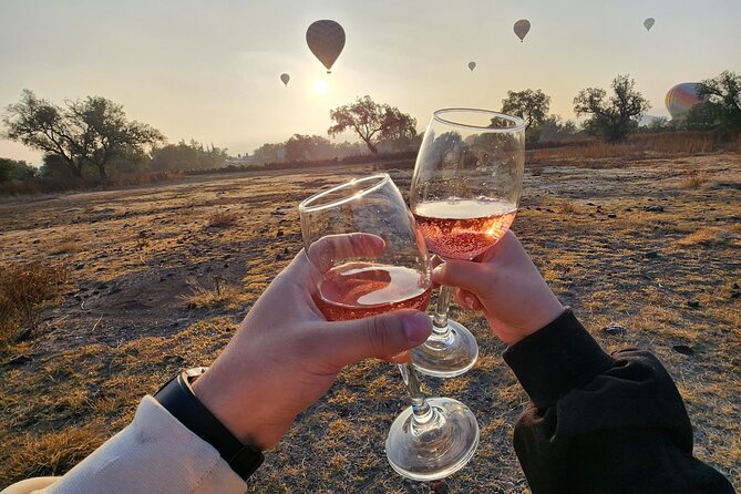 Balloon flight + Transportation + Breakfast in Cave or buffet + Pyramids - Key points before you go