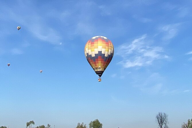 Balloon flight + Transportation + Breakfast in Cave or buffet + Pyramids - Teotihuacán archaeological zone time: what you pay for onsite