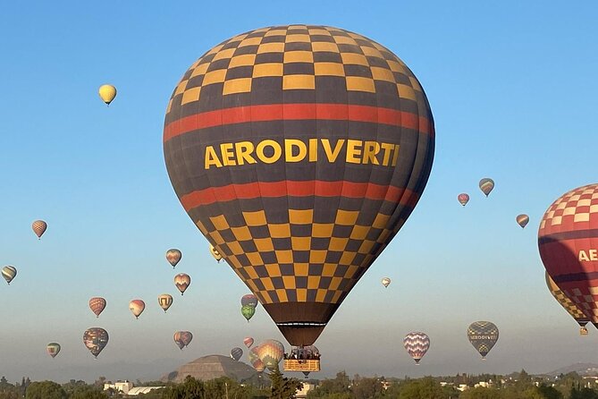 Balloon flight + Transportation + Breakfast in Cave or buffet + Pyramids - Price and value: where the $227.02 really goes