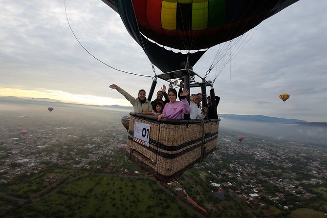 Balloon flight with breakfast in Cave and Pyramids tour from CDMX - The balloon flight: safety, comfort, and managing expectations