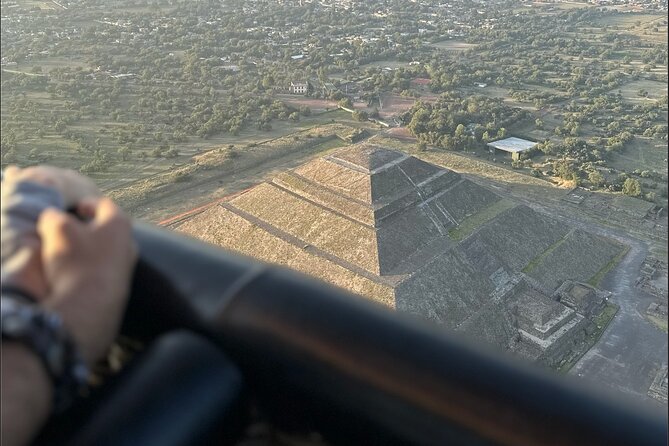 Balloon flight with breakfast in Cave and Pyramids tour from CDMX - Transportation and timing: why you feel it in your body