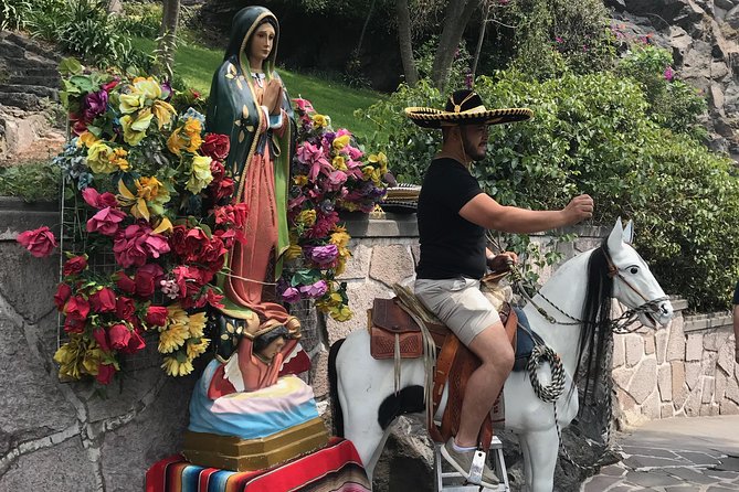Basilica of Our Lady of Guadalupe Visit - Stop 6: Basilica de Santa Maria de Guadalupe and paying respect