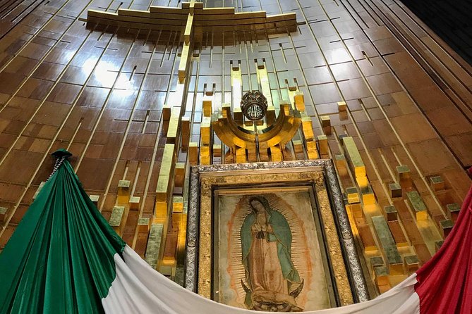 Basilica of Our Lady of Guadalupe Visit - Stop 1: Templo Expiatorio a Cristo Rey and the Old Basilica set-up
