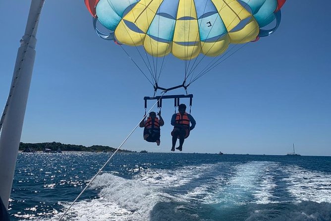 Best Parasailing Cozumel + Locker - Guides and crew: what makes the experience feel safe