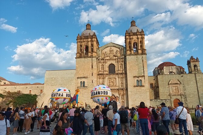 Bicycle Tour through Oaxaca learning about its Urban Art and History - Stop 4: Cerro del Fortín viewpoints, crafts stops, and Benito Juárez references