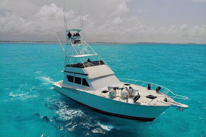 Biggest Luxury Yacht Boat Best in Cancun up to 28 pax - Why a 60ft Private Yacht Charter in Cancun Feels Different