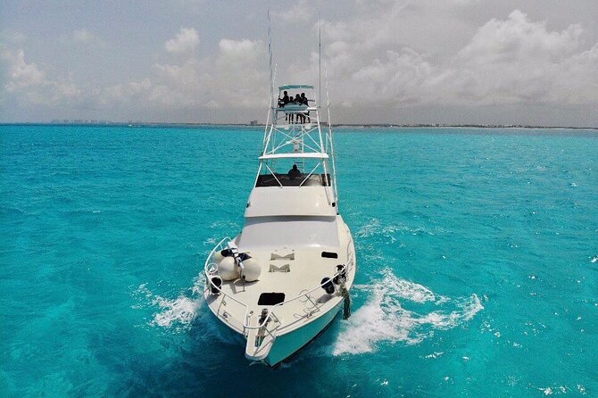 Biggest Luxury Yacht Boat Best in Cancun up to 28 pax - Food, Music, and Drinks: What’s Included and What to Plan For