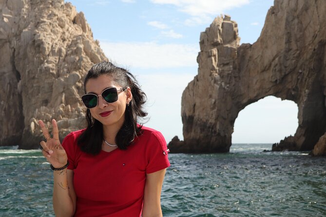 Cabo San Lucas Arc Group Tour in Glass Bottom Boat - Stop One: El Arco de Cabo San Lucas and the Photo-Ready Moment