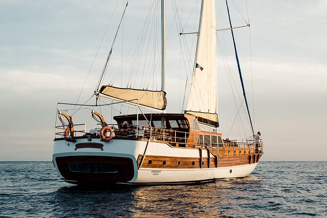 Cabo San Lucas Luxury Sailing Yacht and Dinner with a Chef - Value Check at $199: Is This Cabo Sunset Yacht Dinner Worth It?