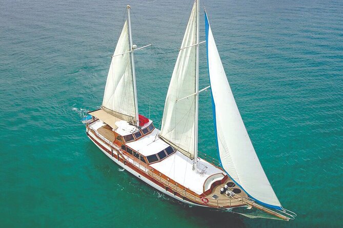 Cabo San Lucas Luxury Sailing Yacht and Dinner with a Chef - Who Should Book This Cruise, and Who Should Skip It